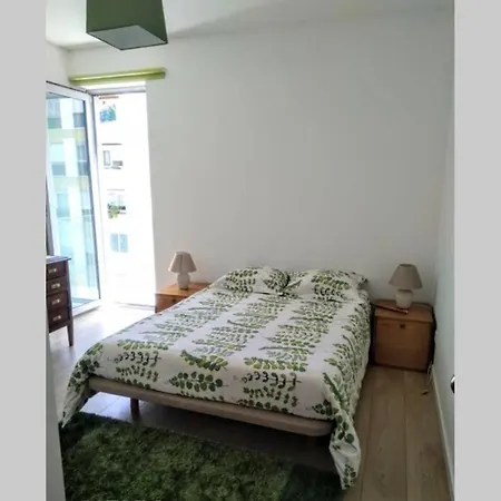 דירה Lisbon, Beach With Pool אוייראס