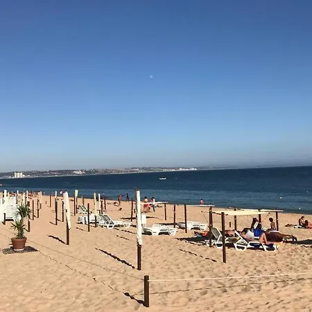 דירה Lisbon, Beach With Pool